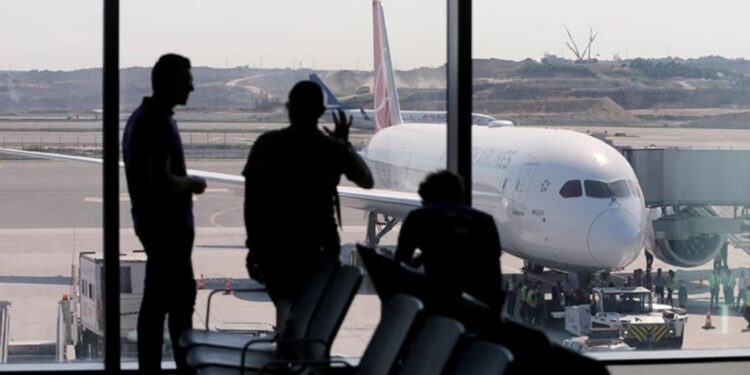 Kazan Havalimanı uçuşlara kapatıldı; THY uçağı Samara’ya yönderildi