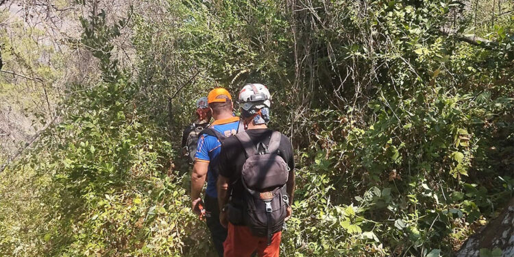 Doğa yürüyüşünde kaybolan Rus turist her yerde aranıyor