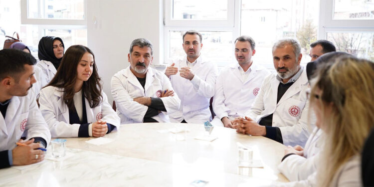 Mazerete bağlı yer değiştirme başvurusu yapan öğretmenlerin ataması yapıldı