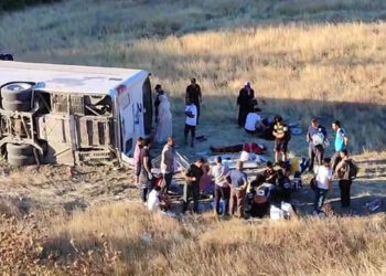 Malatya'da yolcu otobüsü şarampole yuvarlandı: 11 yaralı