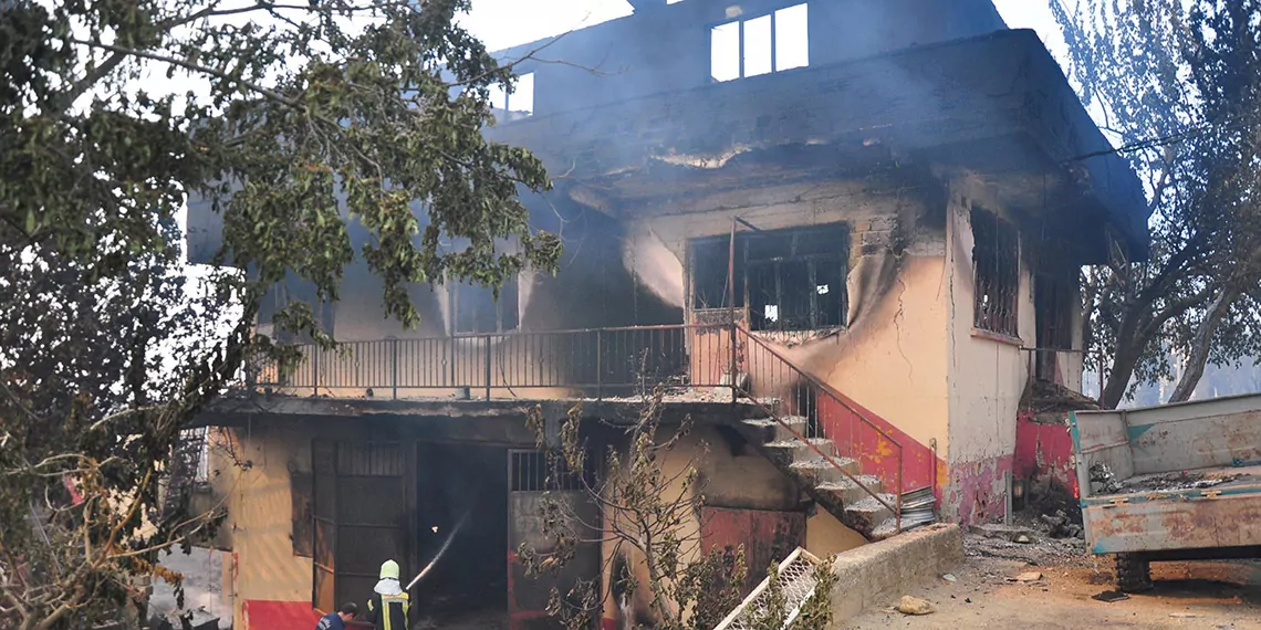 Manisa'daki orman yangını 3'üncü gününde