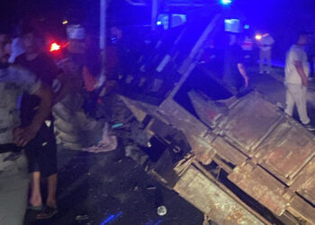 Mardin'de traktöre arkadan çarpan otomobildeki 1' bebek 2 kişi öldü, 3 kişi yaralandı