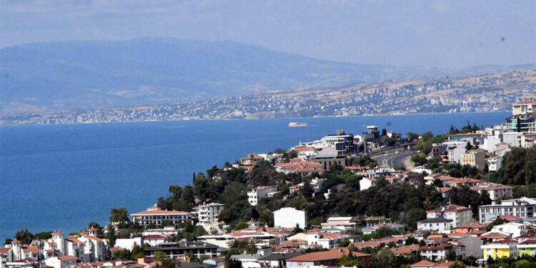 Marmara Denizi'nde tsunamiyi tetikleyecek 3 büyük çukur var