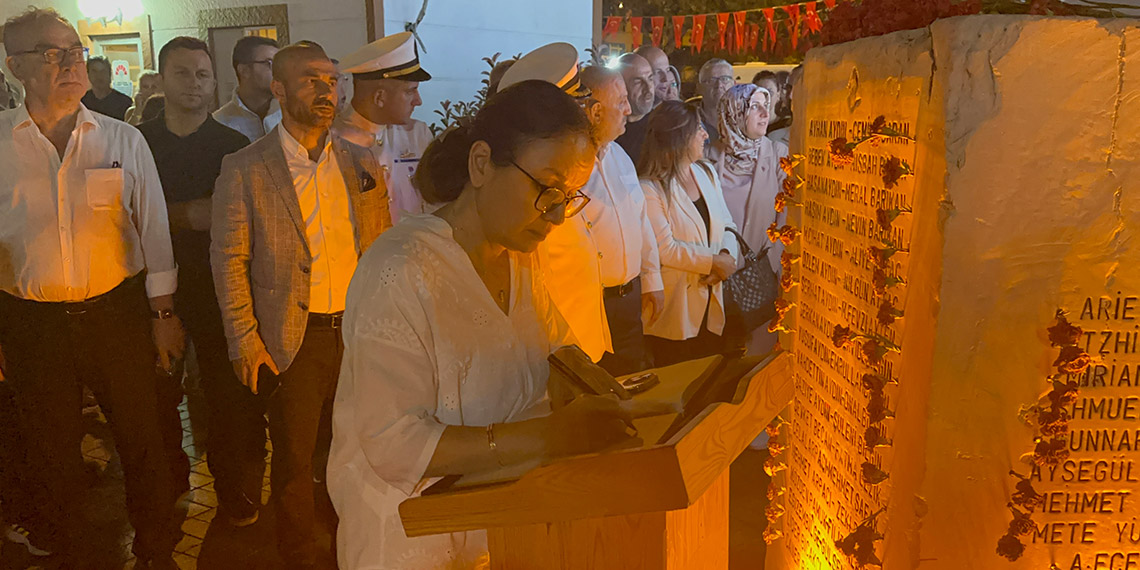 Marmara Depremi'nde hayatını kaybedenler anıldı