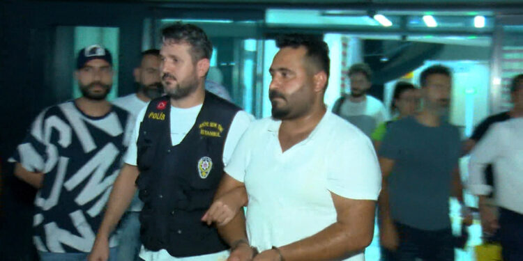 Metrobüs kazası soruşturmasında 5 şüpheli tutuklandı 