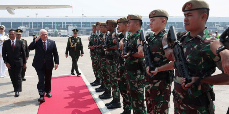 Milli Savunma Bakanı Yaşar Güler Cakarta’da