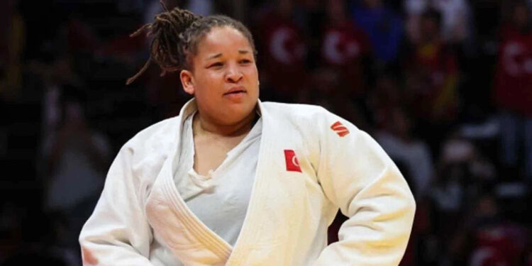 Milli judocu Kayra Özdemir, yarı finale yükseldi