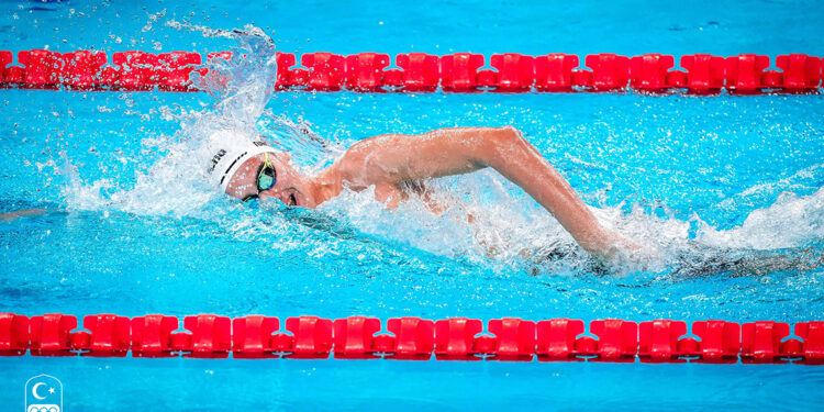 Milli yüzücü Kuzey Tunçelli tarih yazdı!