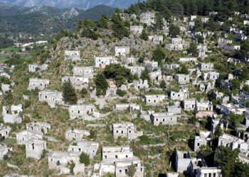 Muğla'nın 'hayalet köyü', havadan görüntülendi