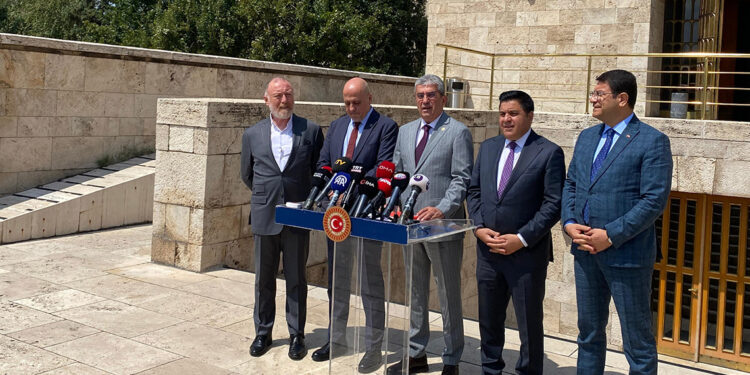 Muhalefet partileri TBMM'yi olağanüstü toplantıya çağırdı