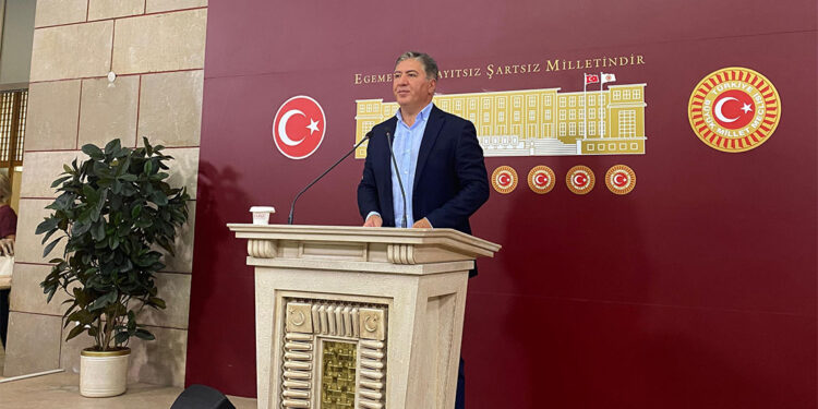 Yüksek yargıdaki itiş kakışın değerlendirilmesi gerekir