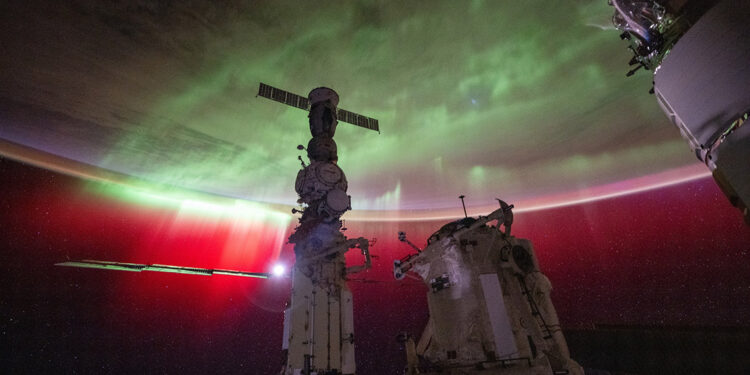 NASA astronotu, güneşin doğuşunun görüldüğü bir video paylaştı