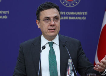 Diplomatları tehdit ederek barışa ulaşamazsınız