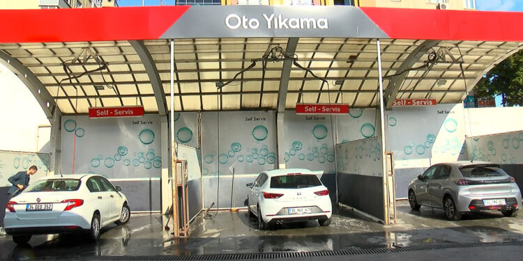 Oto yıkama ücretleri arttı, müşteri azaldı; akaryakıt istasyonlarına rağbet yükseldi