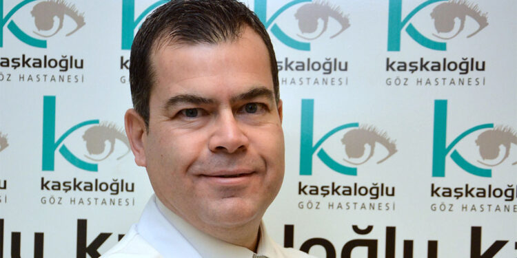 Sarı nokta hastalığında göz içi teleskopik mercek uygulaması