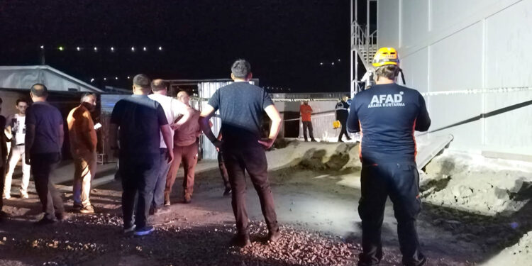 Sakarya Şehir Hastanesi inşaatında işçilerin kaldığı yapıda göçük: 15 yaralı