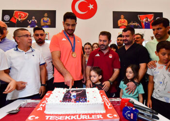 Şampiyon Taha Akgül'e veda: Böyle kararlar radikalce olur