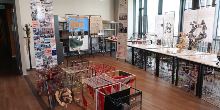 Sanat ve Tasarım Fakültesi öğrencilerinin 1 yıllık çalışmalarından sergi açıldı