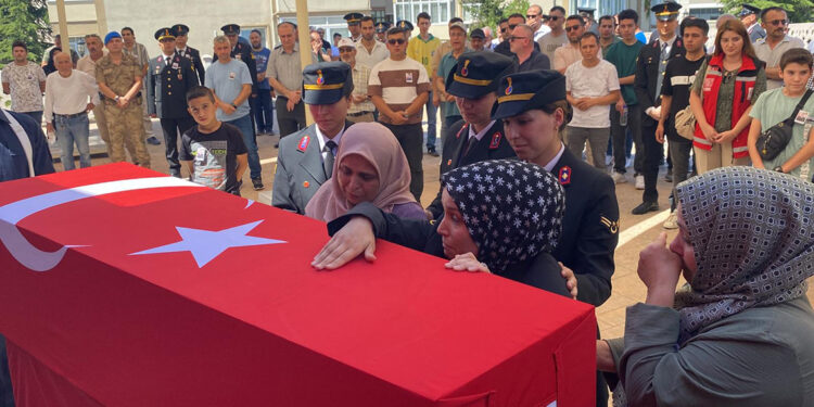 Şehit Astsubay Muhammet Kalaz, son yolculuğuna uğurlandı