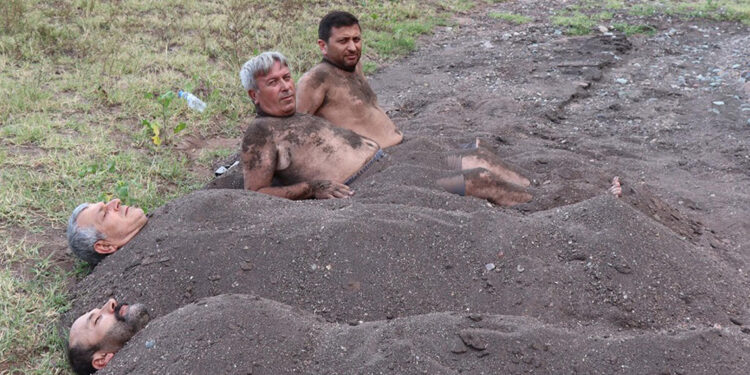 Şifayı 'Ejder Deresi' kumunda arıyorlar