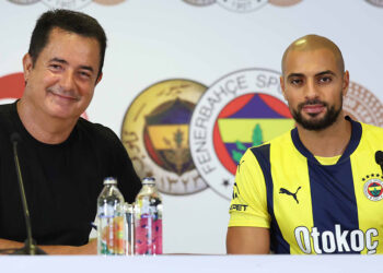 Sofyan Amrabat, Fenerbahçe'ye imzayı attı