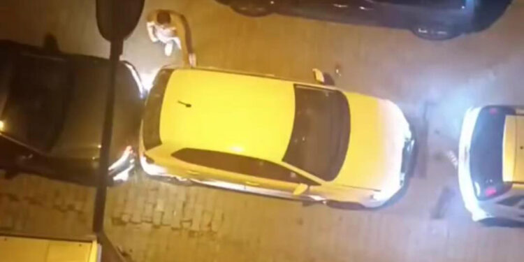 Sultangazi'de takip ettiği eski sevgilisine dehşeti yaşattı