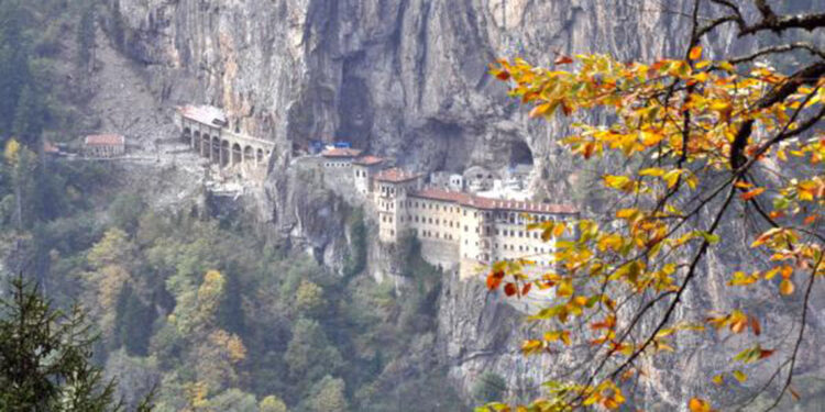 Sümela Manastırı'nda 11'inci ayin ertelendi