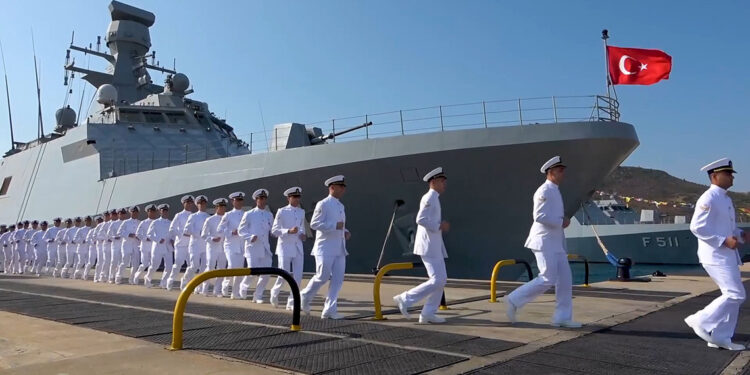 TCG Kınalıada korveti, 19 ülkede 23 liman ziyareti gerçekleştirdi