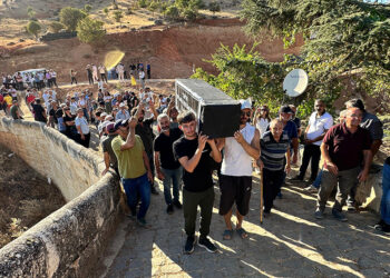 Tabutlu HES protestosu