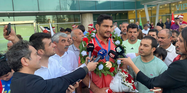 Taha Akgül: Altın madalyayı hakemlerin kararları nedeniyle kaybettim