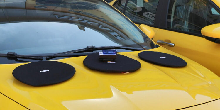 Taksi içi güvenlik kiti, silahı algılayıp uyarı veriyor