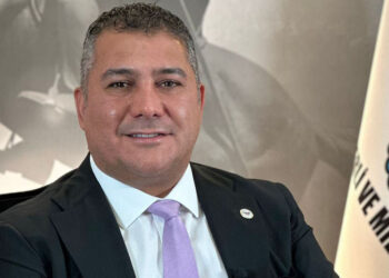 CHP evcilik oynar gibi muhalefetçilik oynuyor
