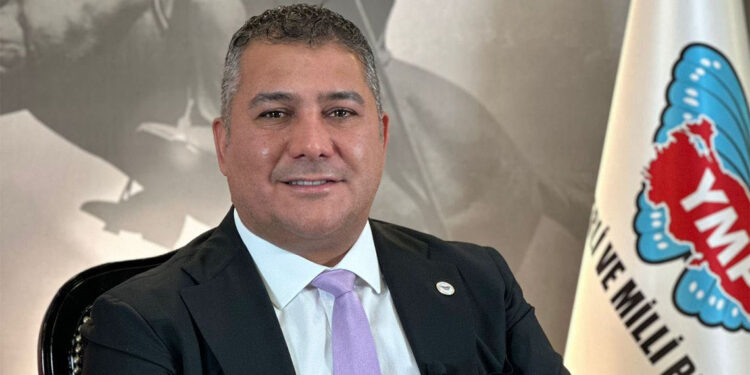 CHP evcilik oynar gibi muhalefetçilik oynuyor