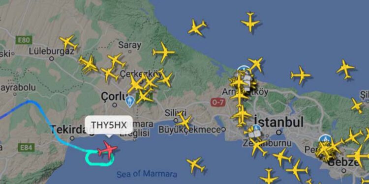 Uçaklar CB bulutları nedeniyle havada tur atıyor