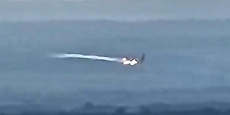 Ukrayna, Rus savaş uçağının vurulma anını paylaştı