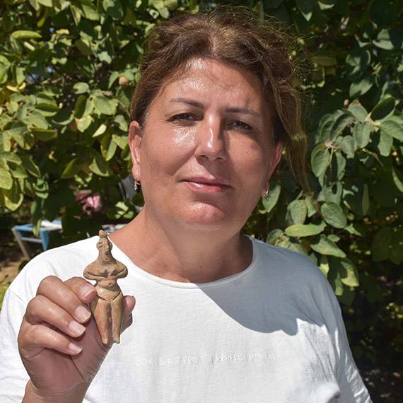 Ulucak Höyüğü'nde 8 bin yıllık kadın heykelciği bulundu