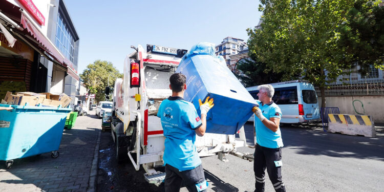 Ümraniye'de günlük 50 ton karışık ambalaj atık toplanıyor