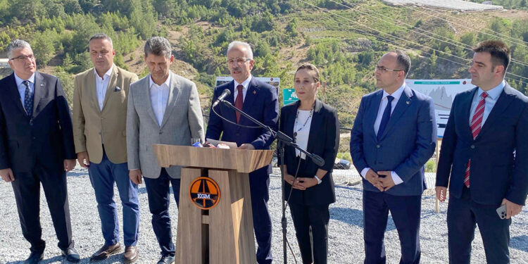 Uraloğlu, Instagram'a erişim engeli getirilmesiyle ilgili konuştu