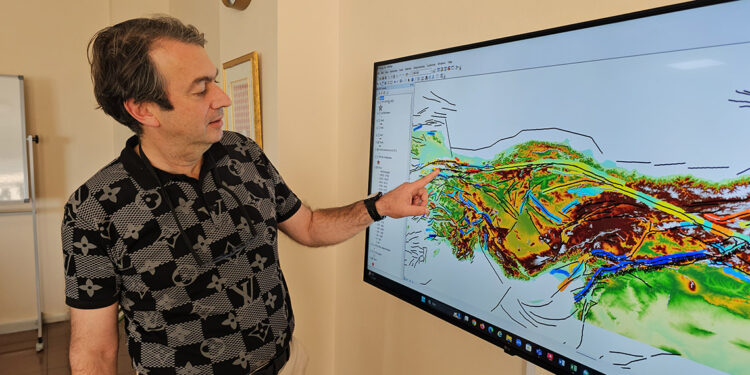 Uzmanı tek tek açıkladı: İşte Türkiye'nin en tehlikeli fayları