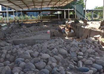 Yassıtepe Höyüğü'ndeki kazılarda 5 bin yıllık depo ortaya çıktı