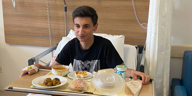 Yediklerini yutmakta zorlanan Hüseyin, sağlığına kavuştu