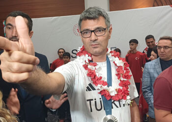 Yusuf Dikeç'in ikonik pozu sınav sorusu oldu