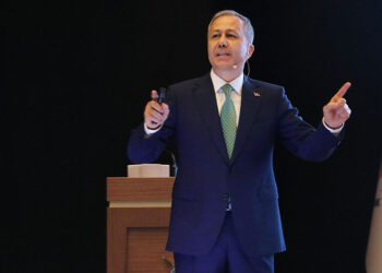 İzmir'deki orman yangınlarıyla ilgili 7 kişi gözaltına alındı