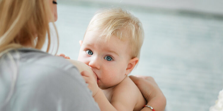 Yenidoğan bebeklerde topuk kanı testi hayat kurtarıyor