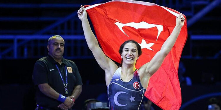 Buse Tosun Çavuşoğlu bronz madalya kazanarak ülkemizi gururlandırdı