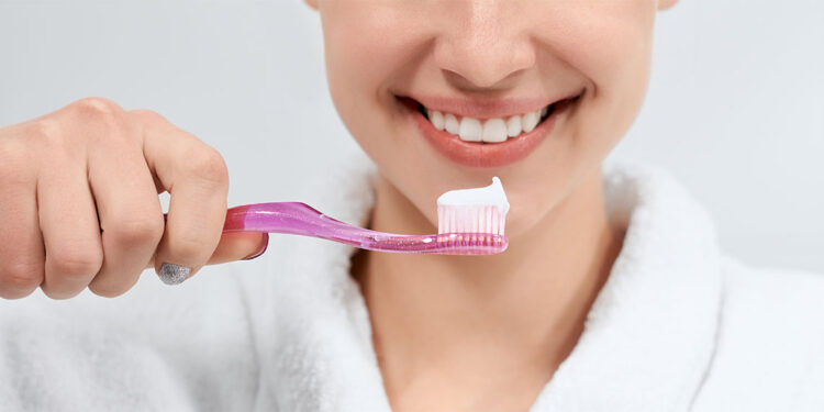 Diş macunlarının üzerindeki renk kodları bize ne anlatıyor?