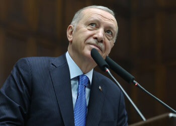 Cumhurbaşkanı Erdoğan, Beşiktaş'ı tebrik etti