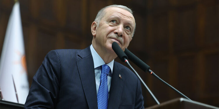 Cumhurbaşkanı Erdoğan, Beşiktaş'ı tebrik etti