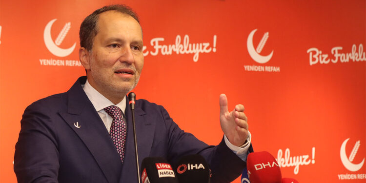 Fatih Erbakan'dan İnstagram'a getirilen erişim engeli açıklaması