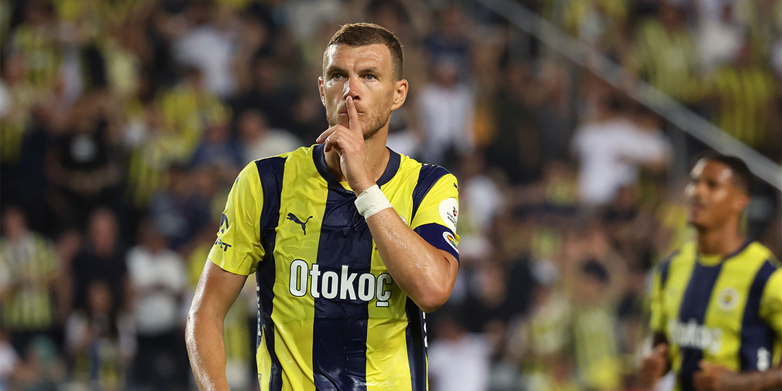 Fenerbahçe Teknik Direktörü Jose Mourinho, “Belli bir andan sonra sonucu alma odaklı bir oyun sergiledik. Benim düşünceme göre skor çok daha farklı olabilirdi. Zamana ihtiyacımız var. Sadece defansif veya ofansif olarak değil. Her şey için zamana ihtiyacımız var” dedi.